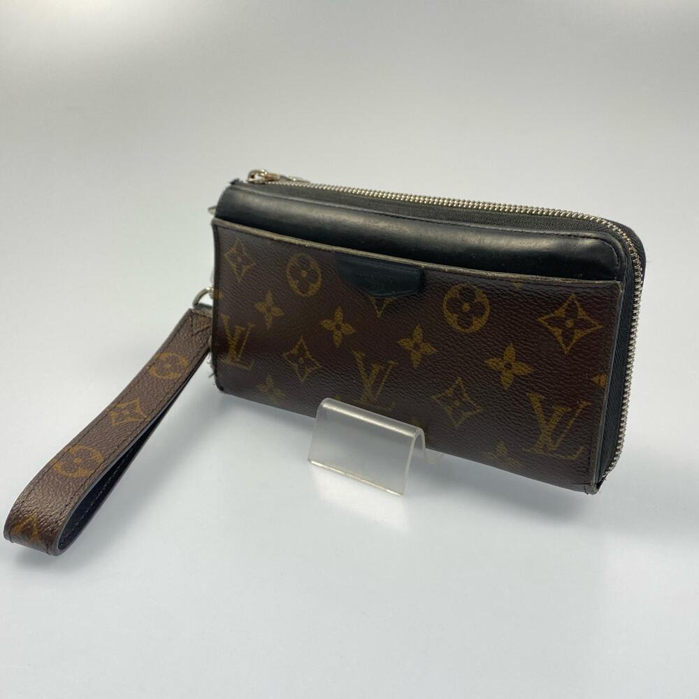 LOUIS VUITTON Zippy Dragonne Long Wallet Round Zipper